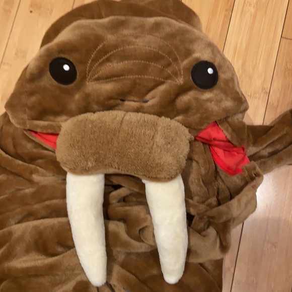 Kozies Walrus Onesie/Costume - Picture 12 of 13